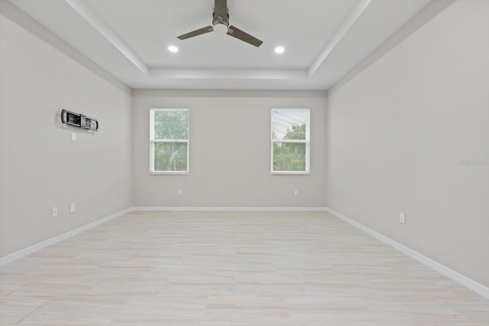 BELLA LAGO - Residential