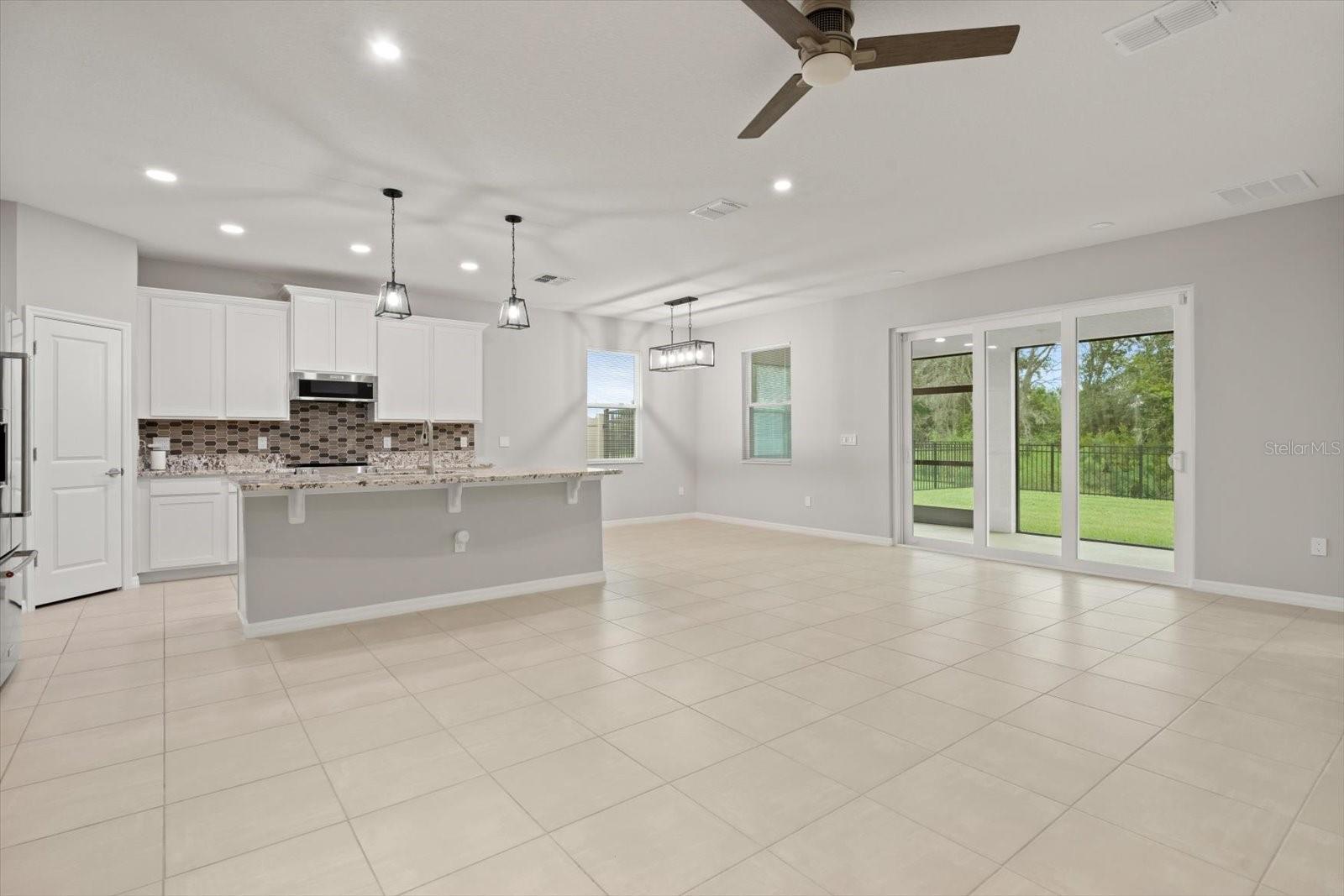 BELLA LAGO - Residential