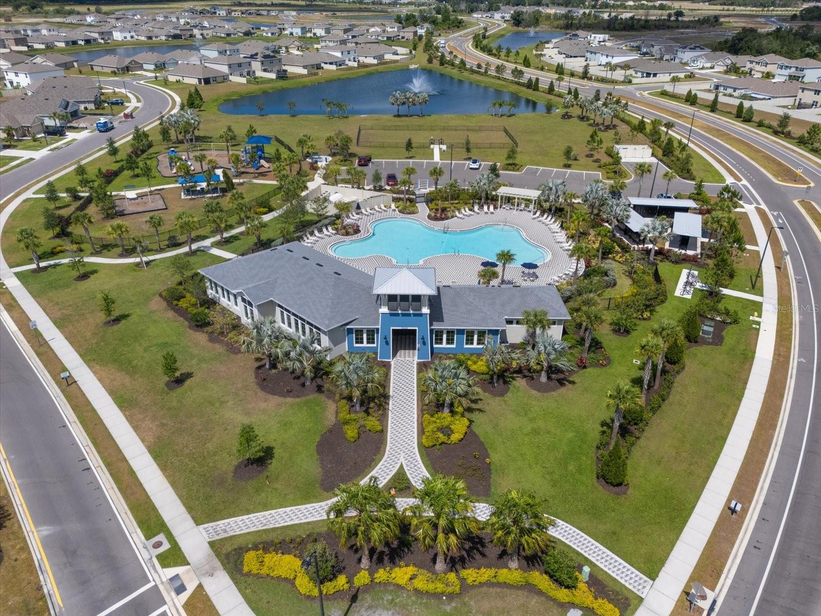 BELLA LAGO - Residential