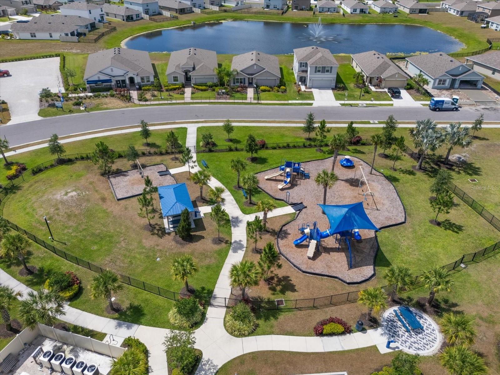 BELLA LAGO - Residential