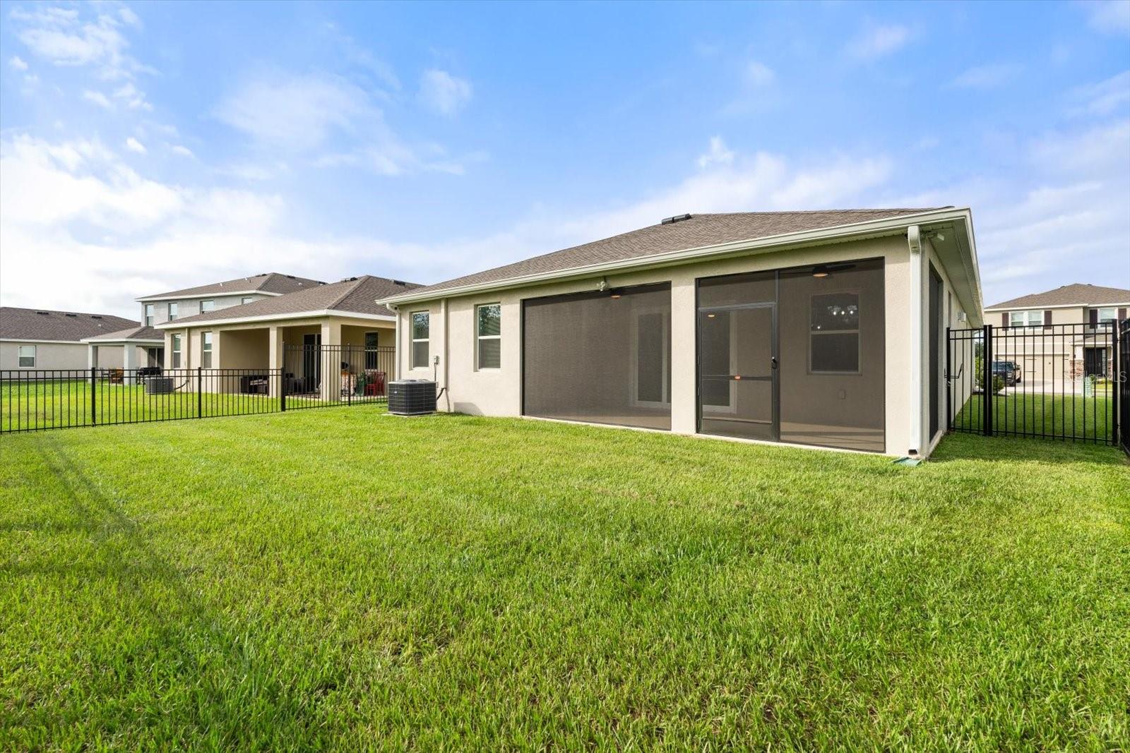 BELLA LAGO - Residential