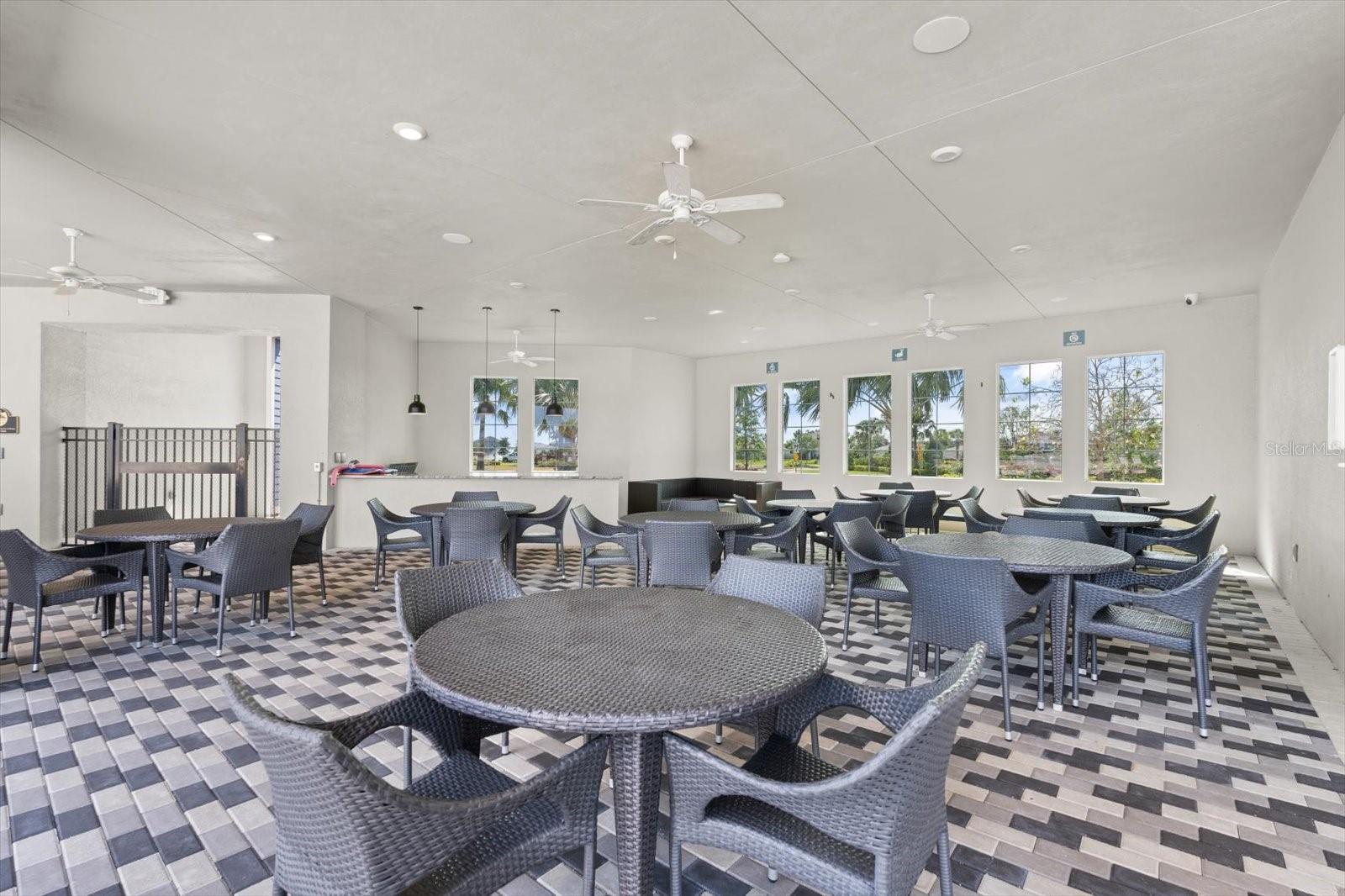 BELLA LAGO - Residential