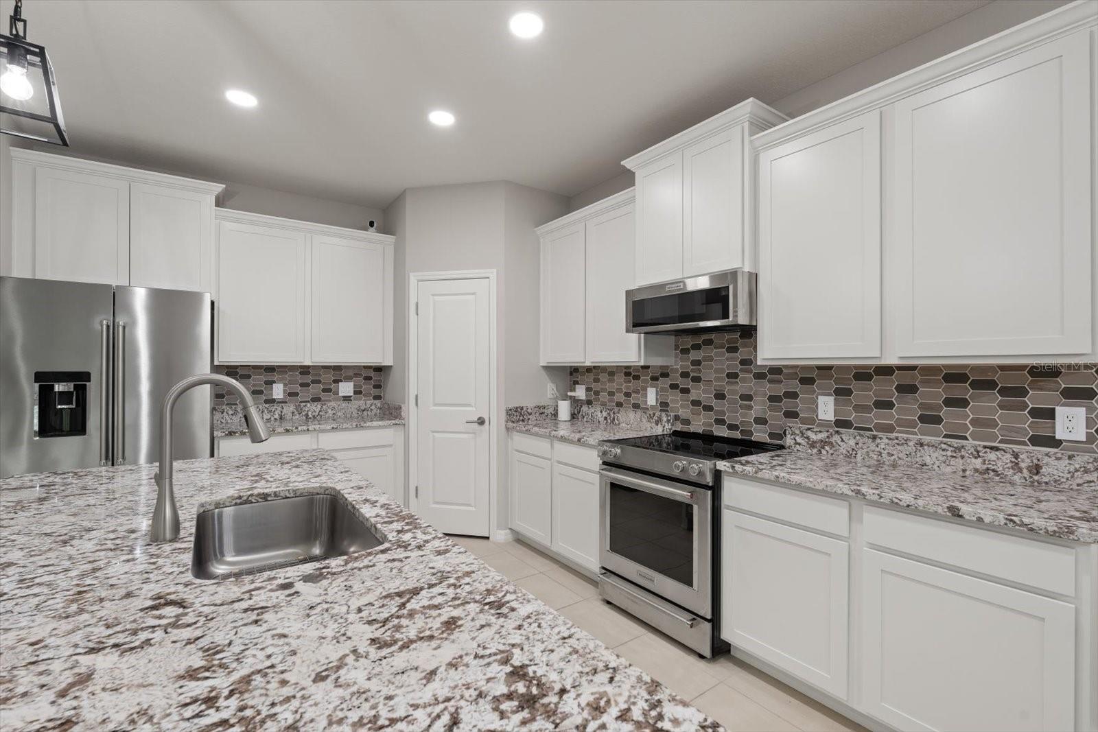 BELLA LAGO - Residential