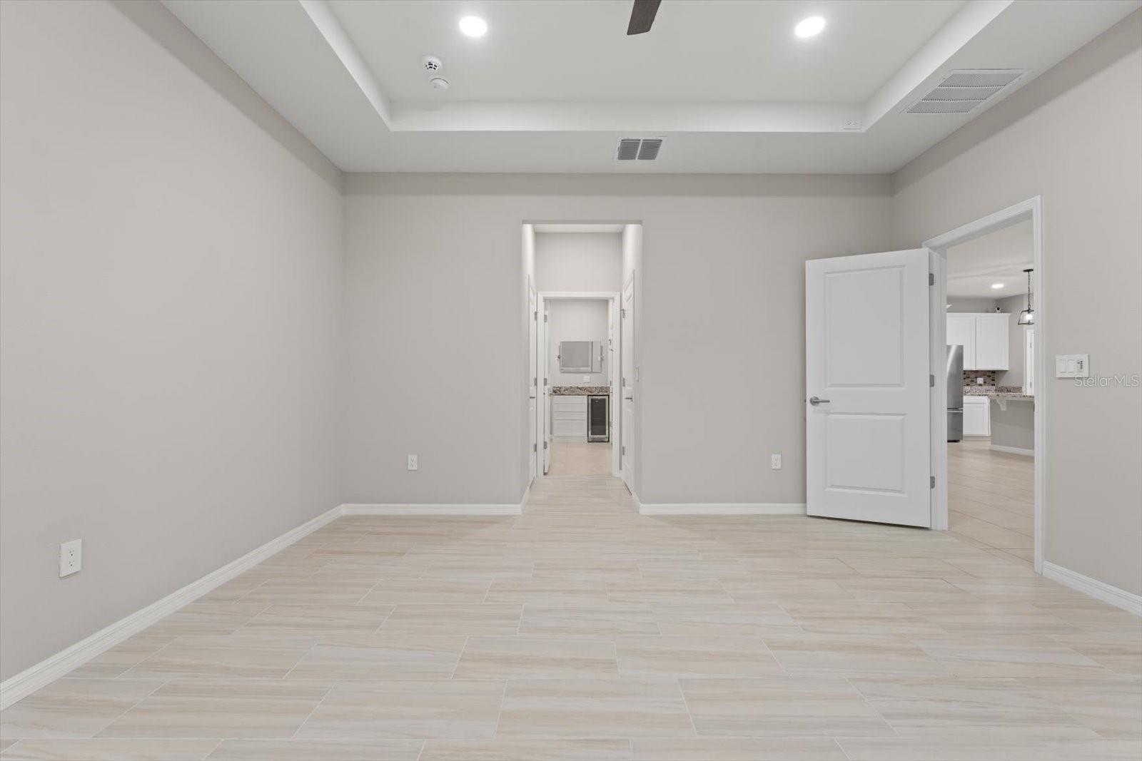 BELLA LAGO - Residential