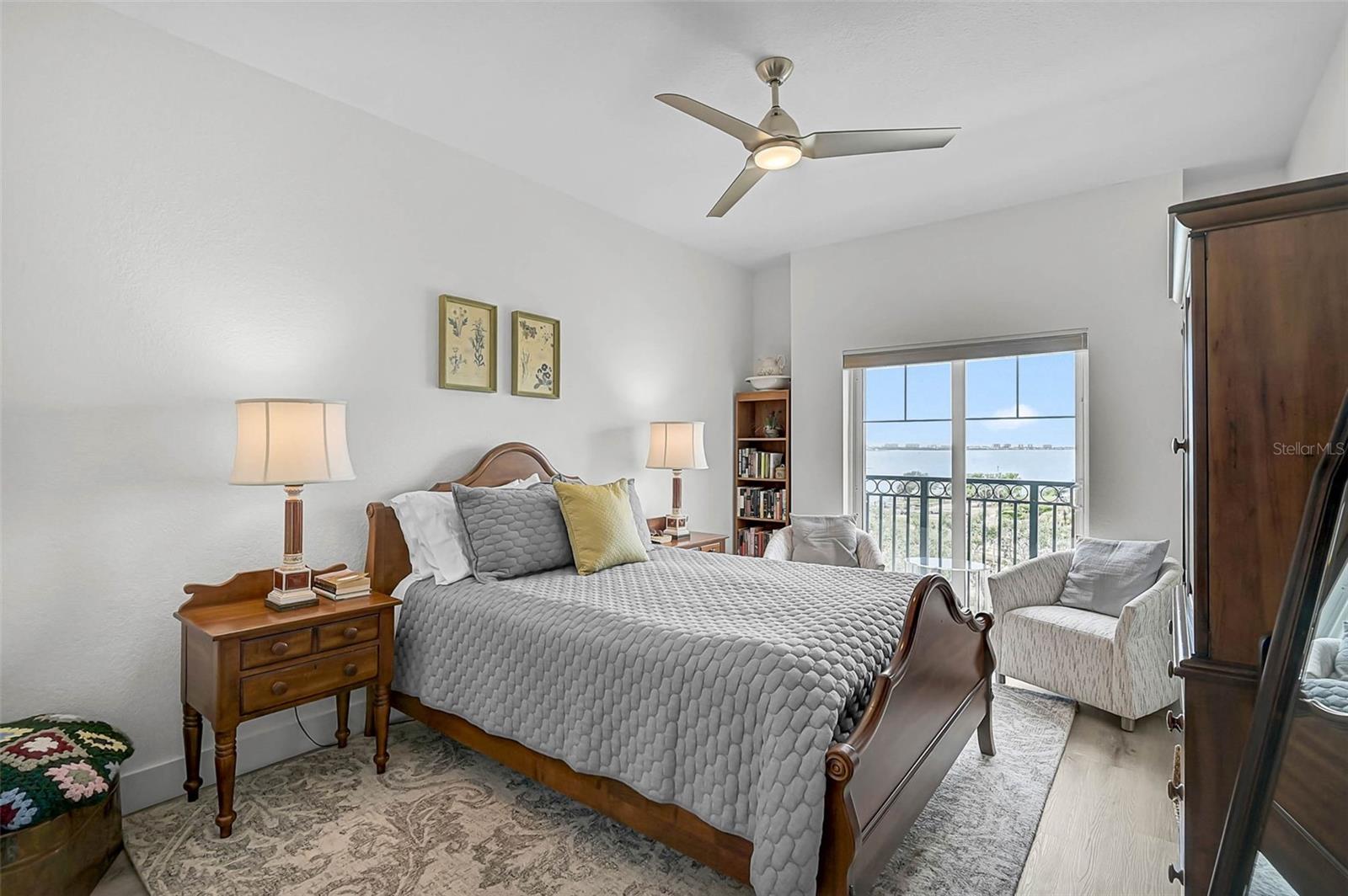 1064 N TAMIAMI TRAIL 1519