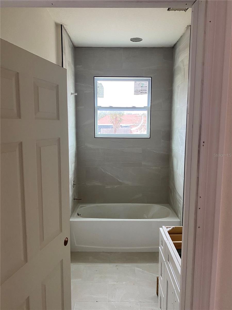 4250 OAK TERRACE CIRCLE