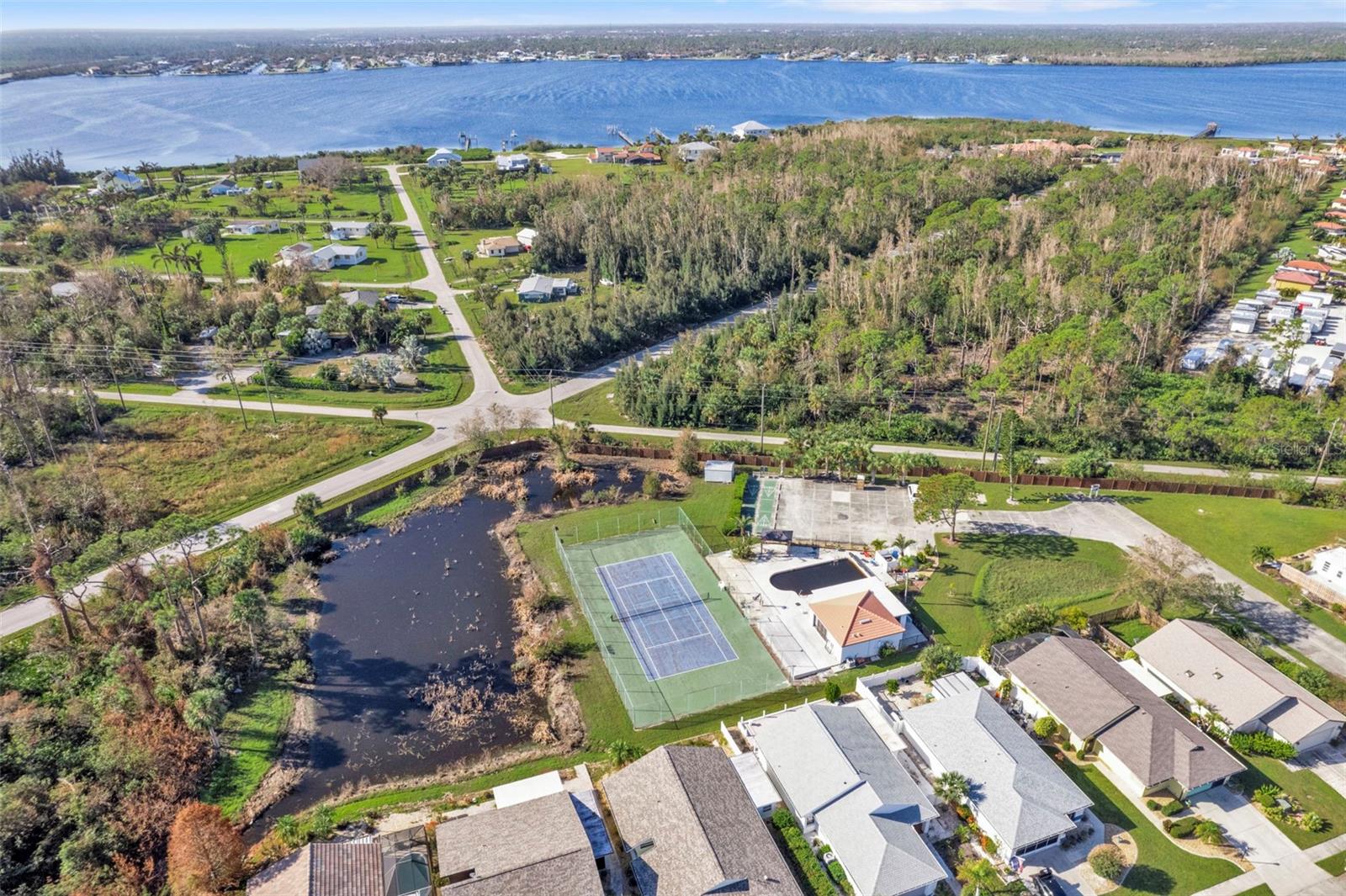 TREE TOPS AT RANGER POINT - Residential