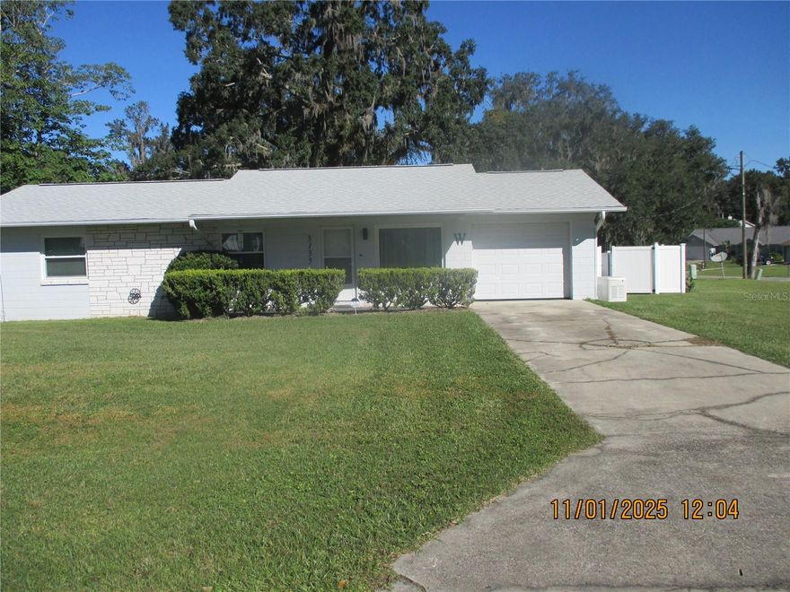 Recently renovated move in ready home with a 1 year old roof and a BRAND NEW Generac generator on corner lot. Large vinyl fenced rear lot ready for all your pets and private gatherings. Great schools. Perfect for either a young family or a couple.  Easy copmmute to either Ocala or Belleview.