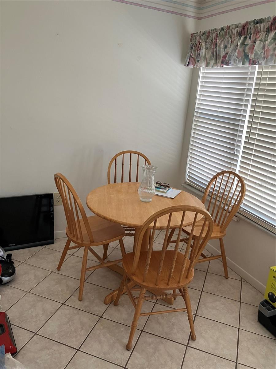 PARADISE SHORES - Residential