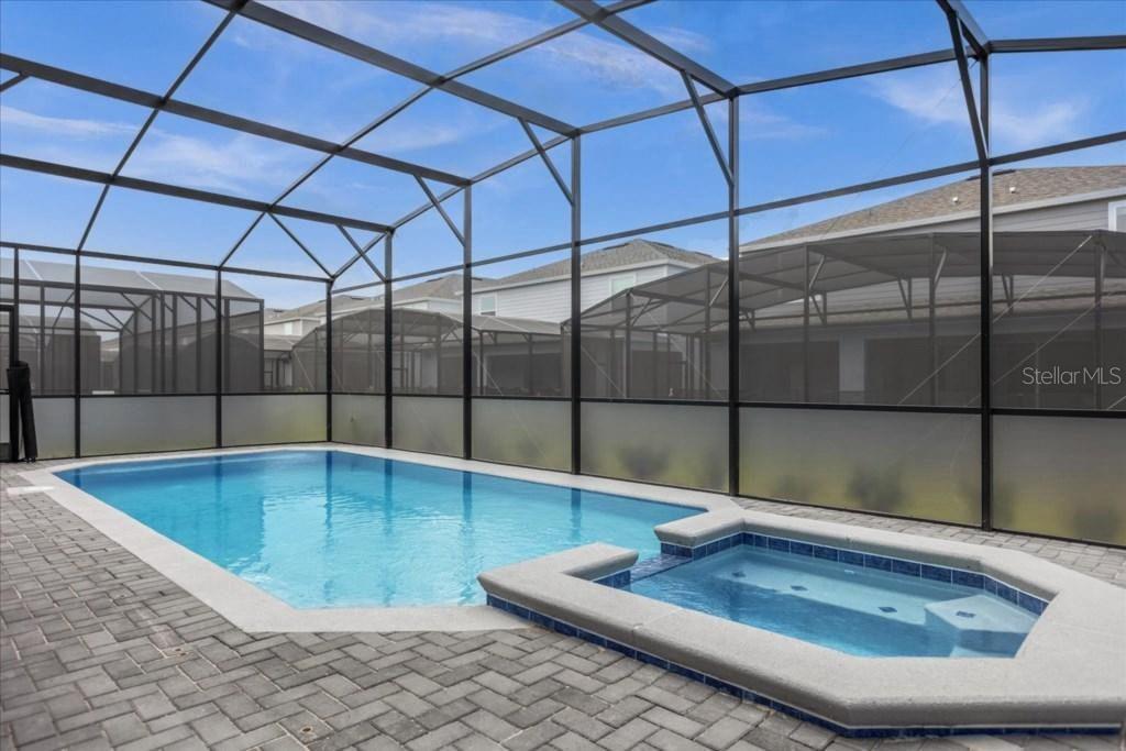 WINDSOR ISLAND RESIDENCE PH 3 - Residential