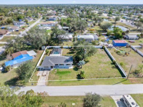 A home in PORT CHARLOTTE