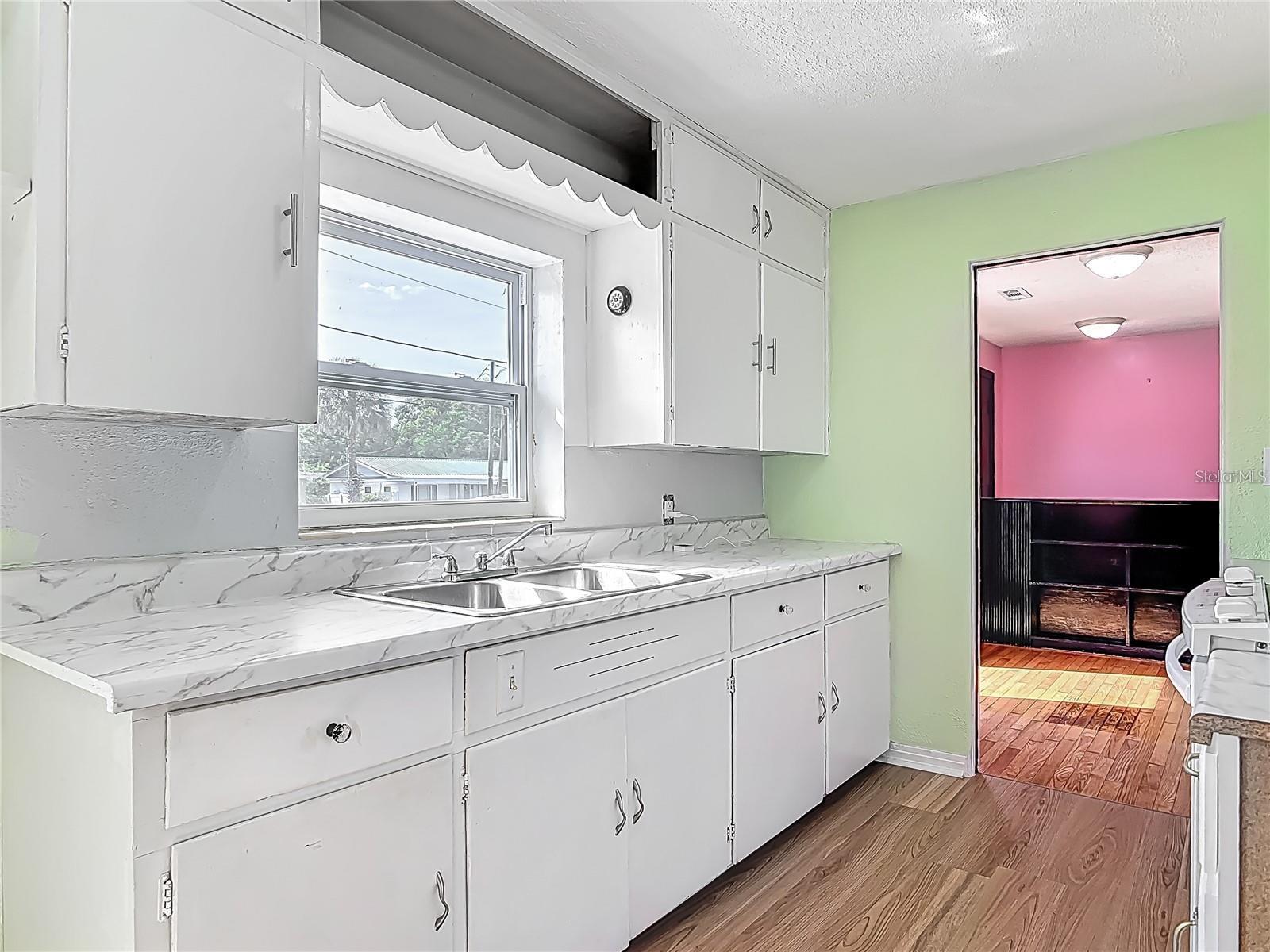 LASBURYS ADD SUNSET TERRACE - Residential