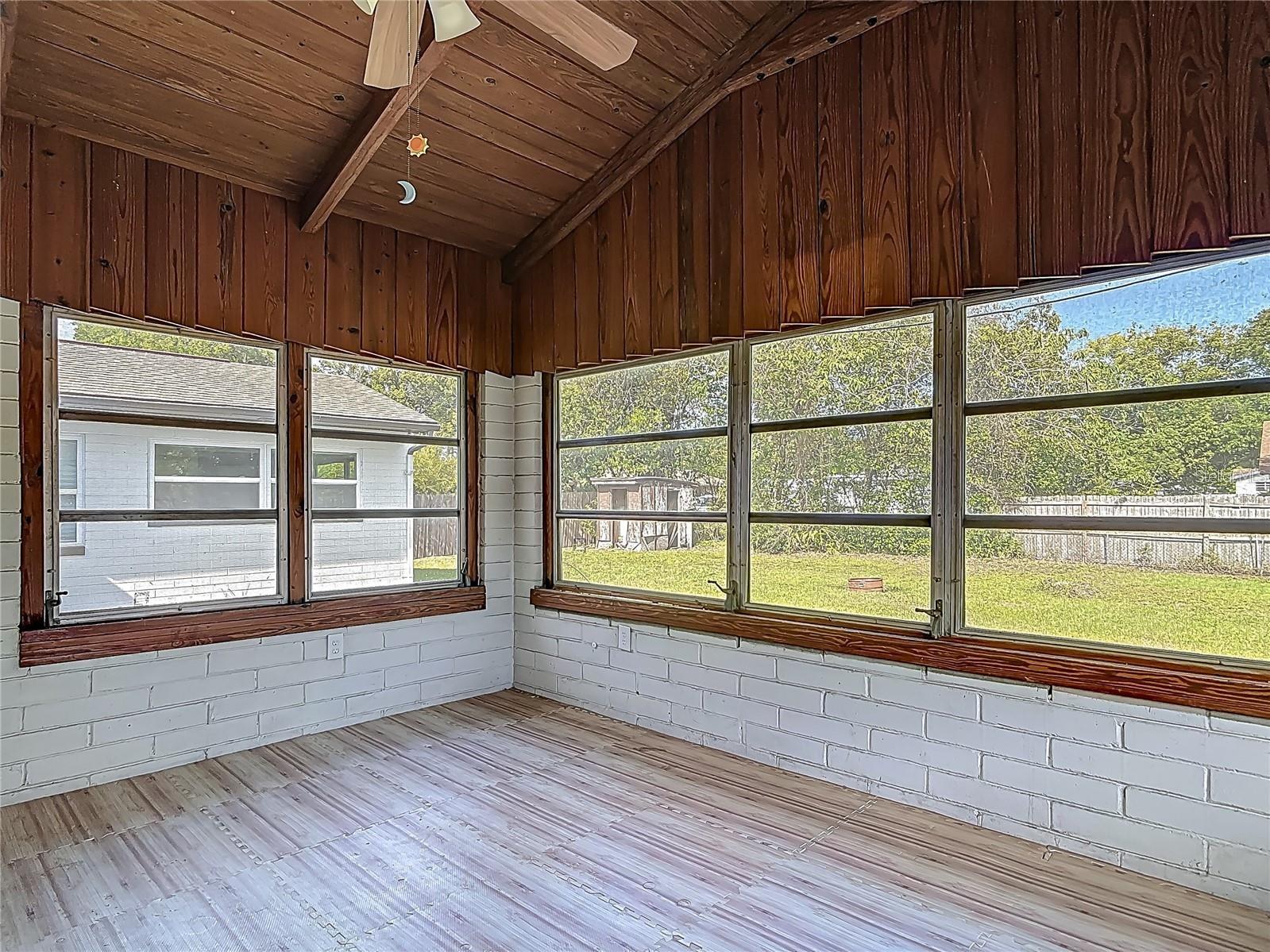 LASBURYS ADD SUNSET TERRACE - Residential