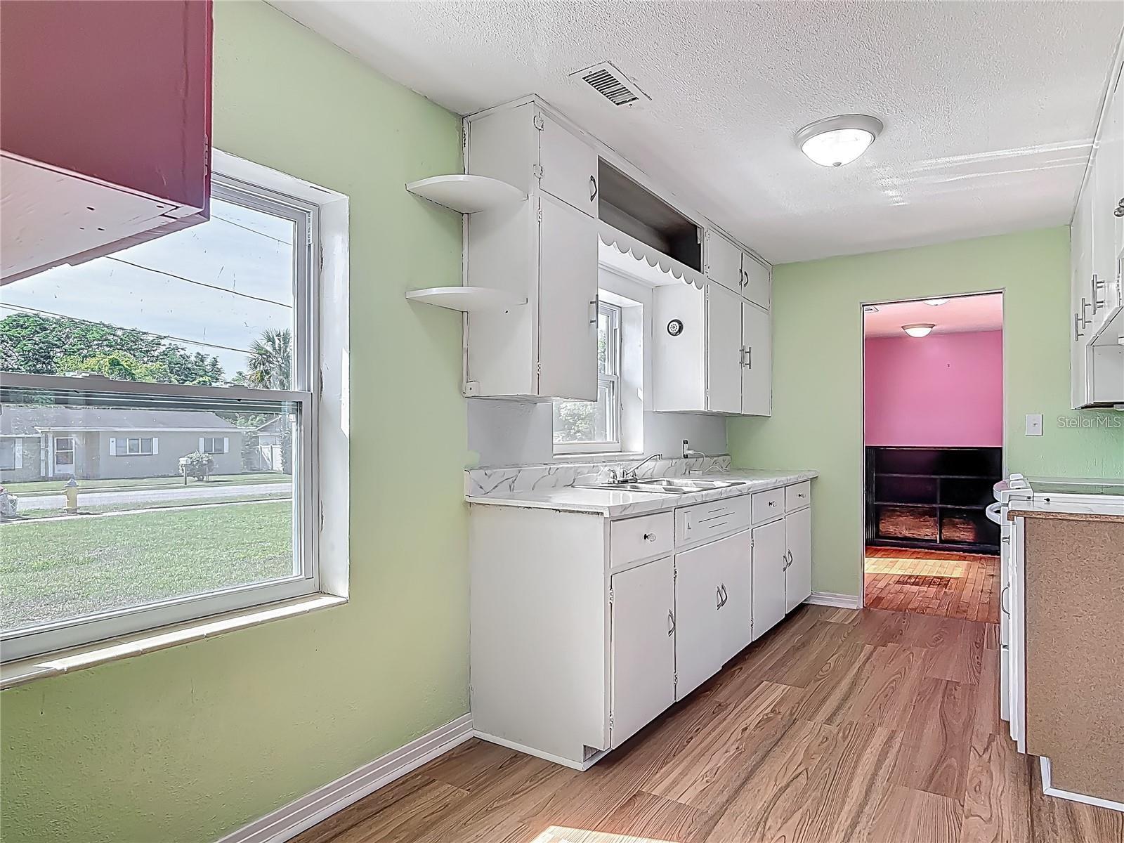 LASBURYS ADD SUNSET TERRACE - Residential