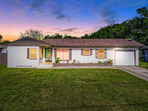 Photo of 243 S Hull Avenue, Deland, FL 32720 (MLS # V4946875)