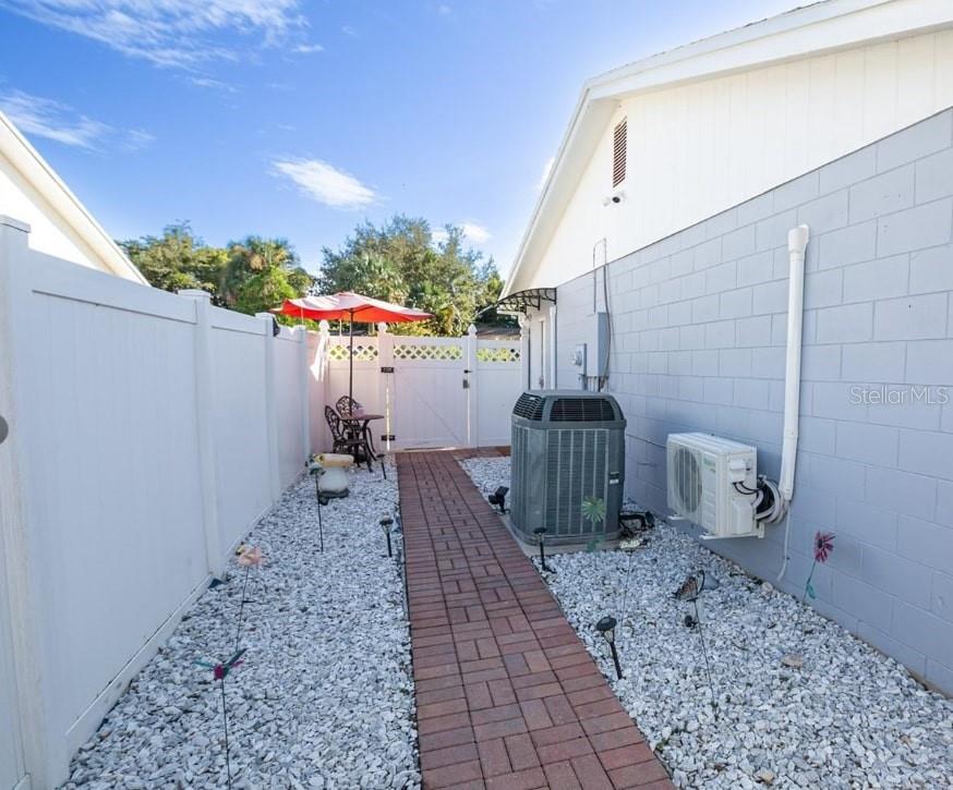 BUENAVENTURA LAKES UNIT 03 - Residential Lease