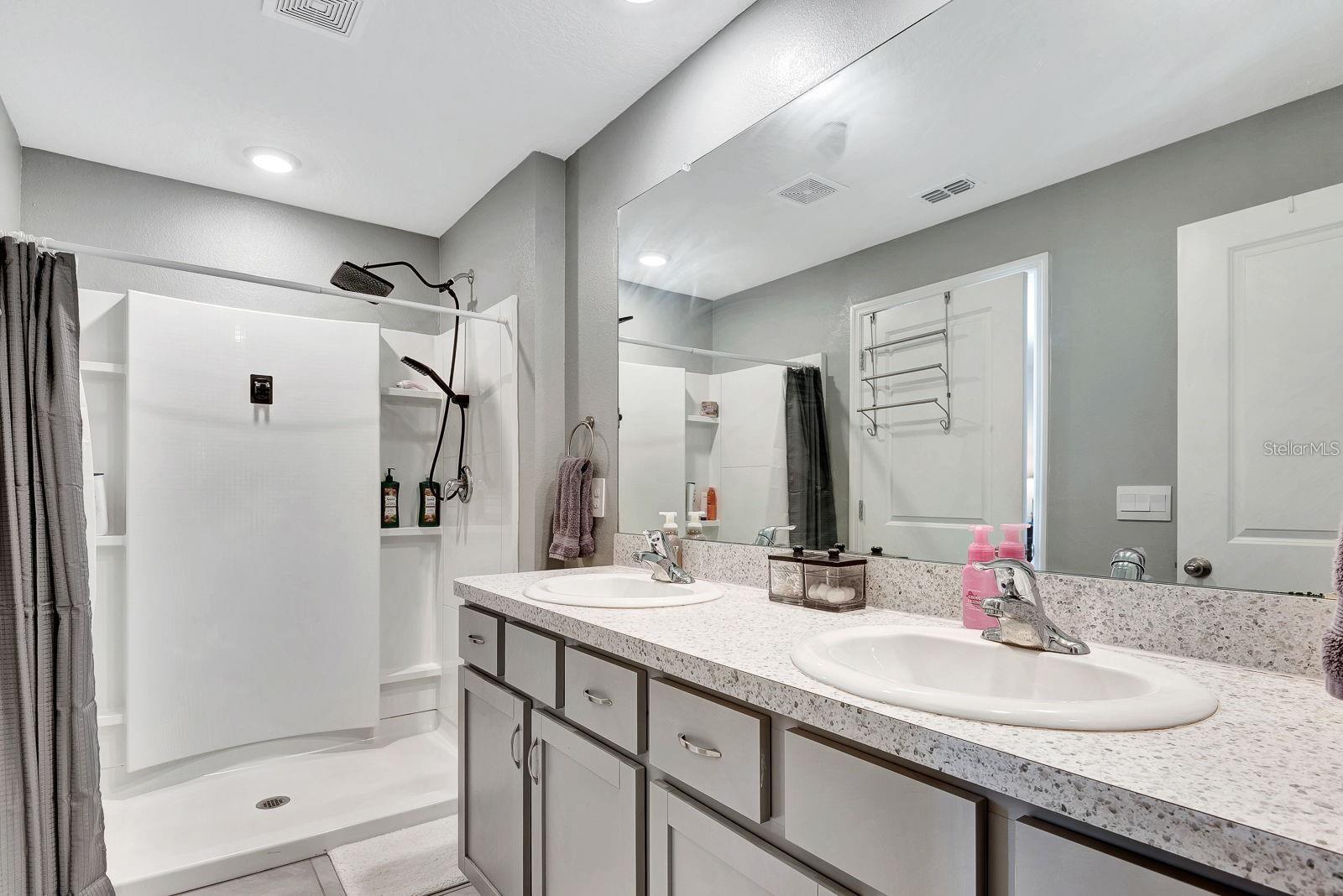 EVERGREEN PH I - Residential Lease