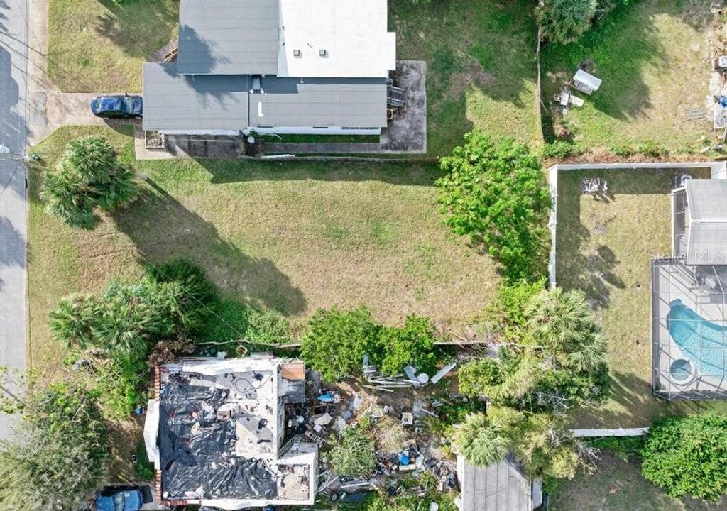 Photo of 339 Manhattan Avenue, Daytona Beach, FL 32118 (MLS # V4948813)