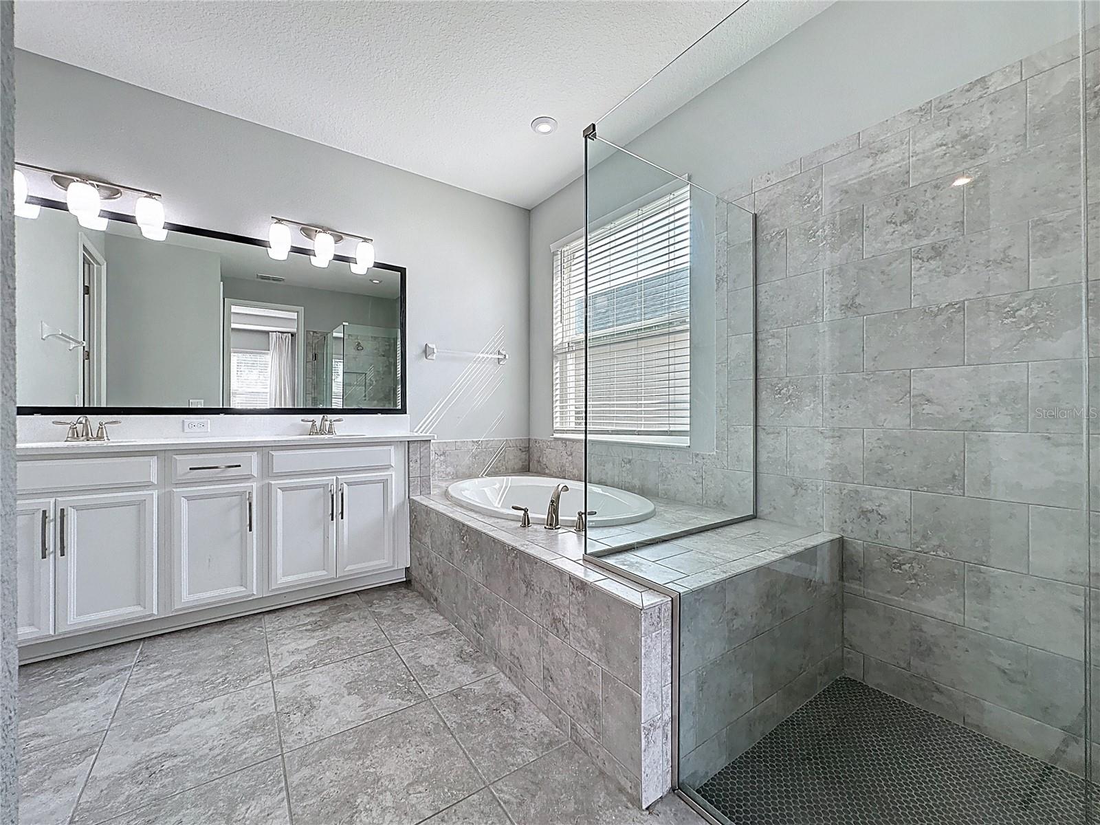 CRESTVIEW - Residential