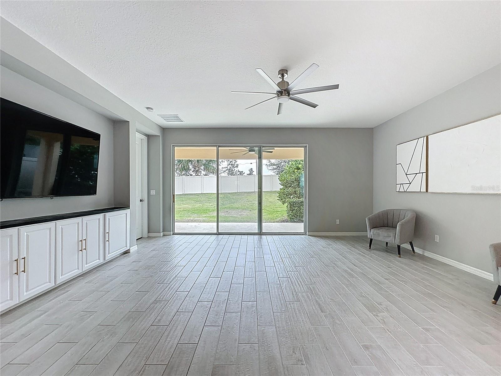 CRESTVIEW - Residential