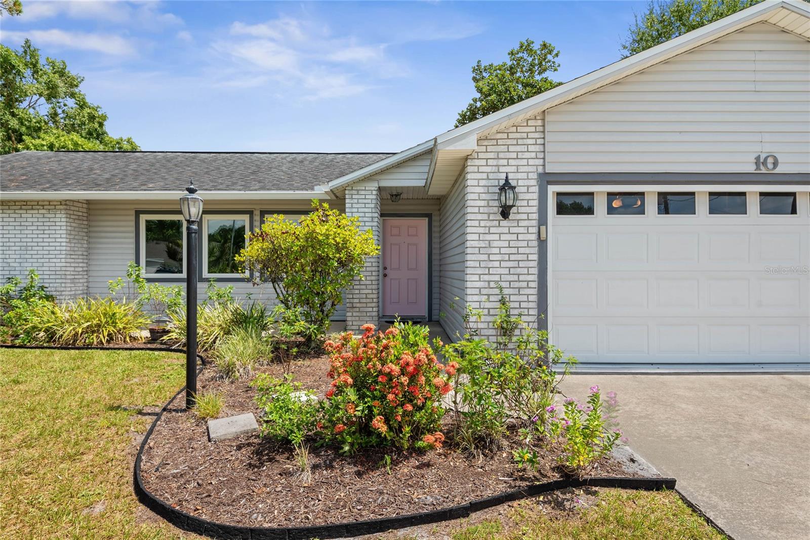 10 BARRINGTON DRIVE