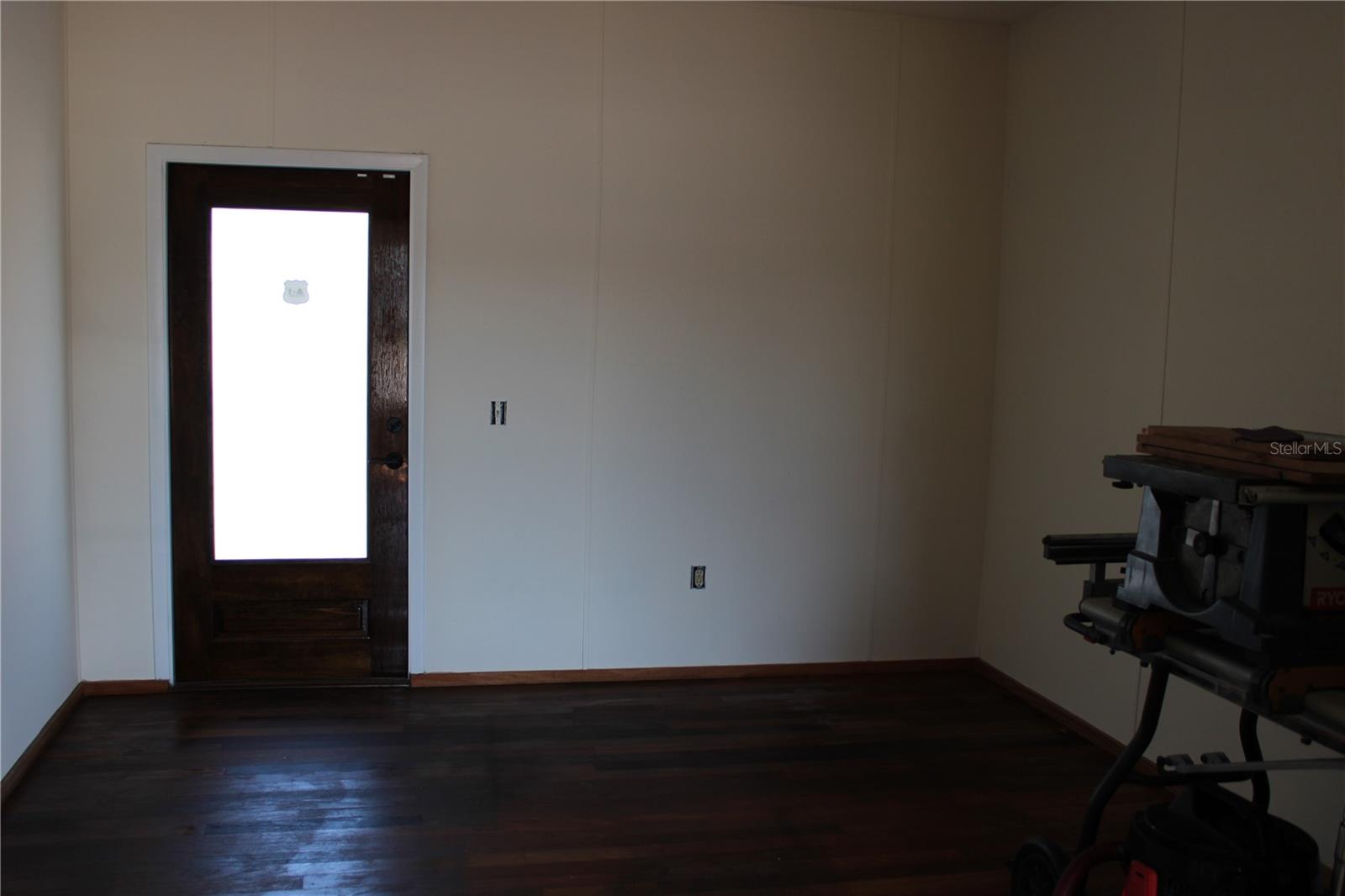 BOLLES SUB 19 & 302 - Commercial Lease