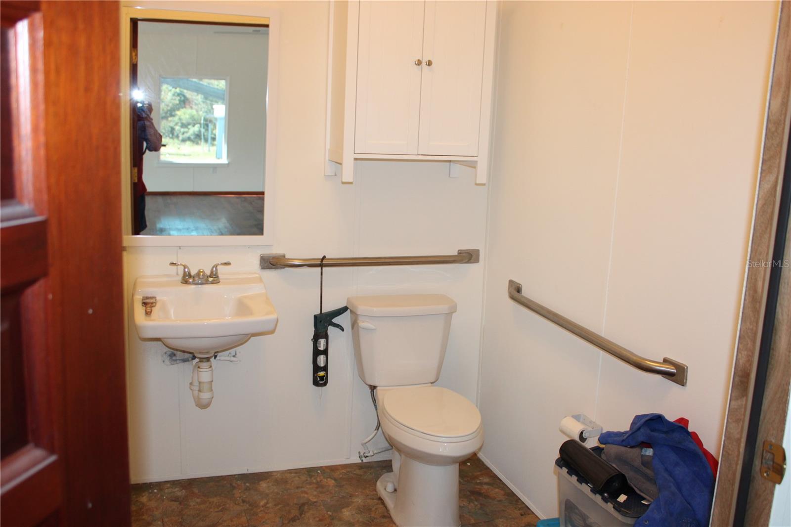 BOLLES SUB 19 & 302 - Commercial Lease