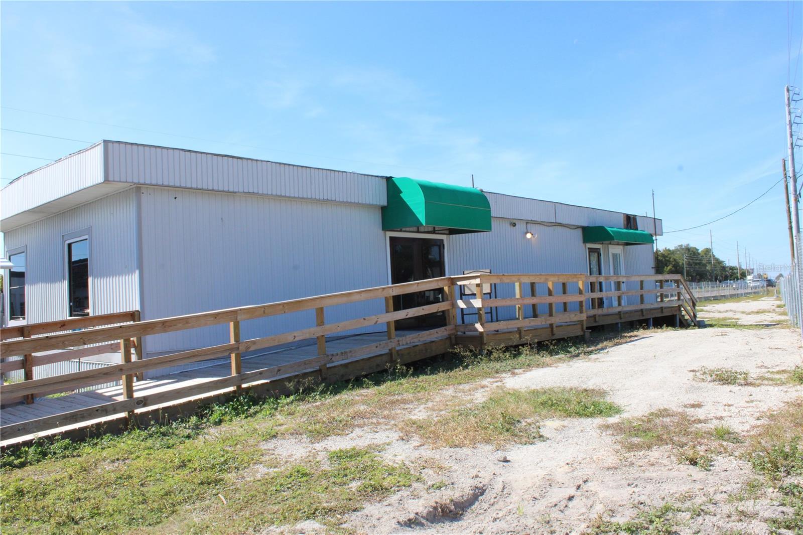 BOLLES SUB 19 & 302 - Commercial Lease