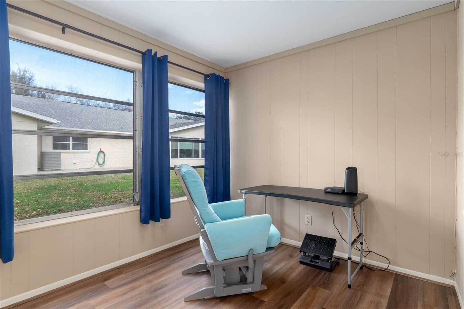 ON TOP OF THE WORLD - Residential