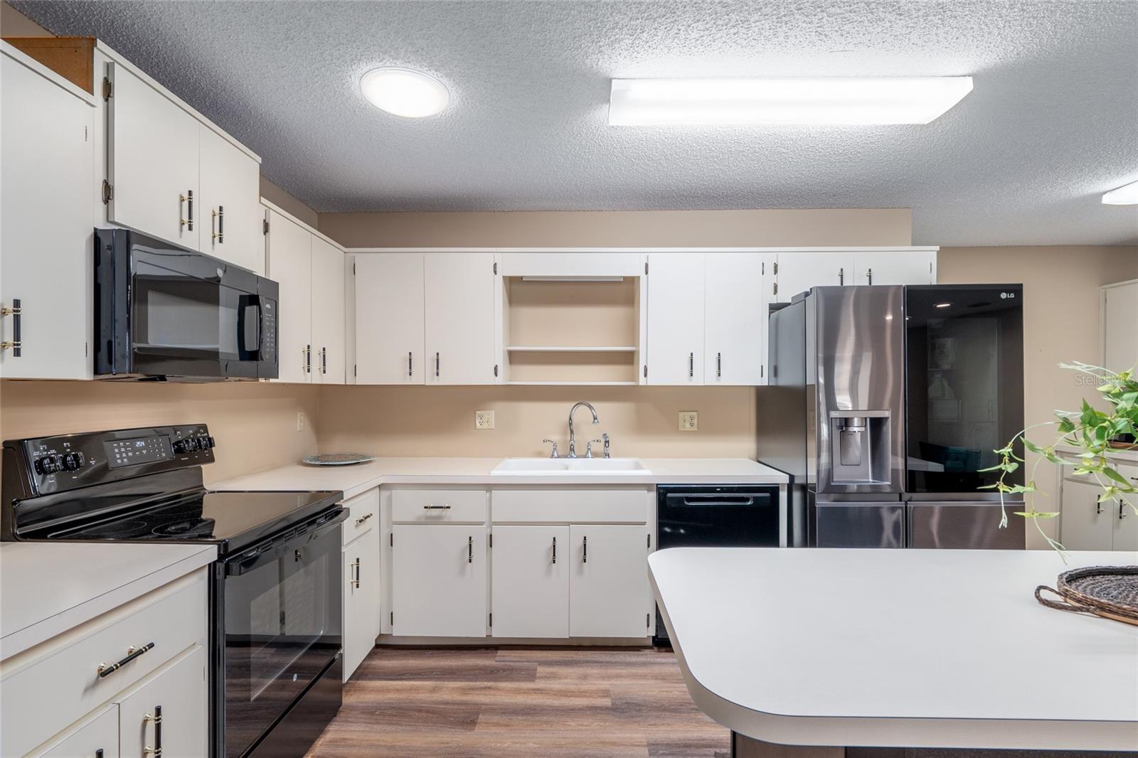 ON TOP OF THE WORLD - Residential