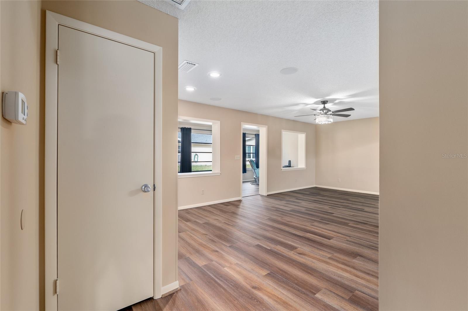 ON TOP OF THE WORLD - Residential