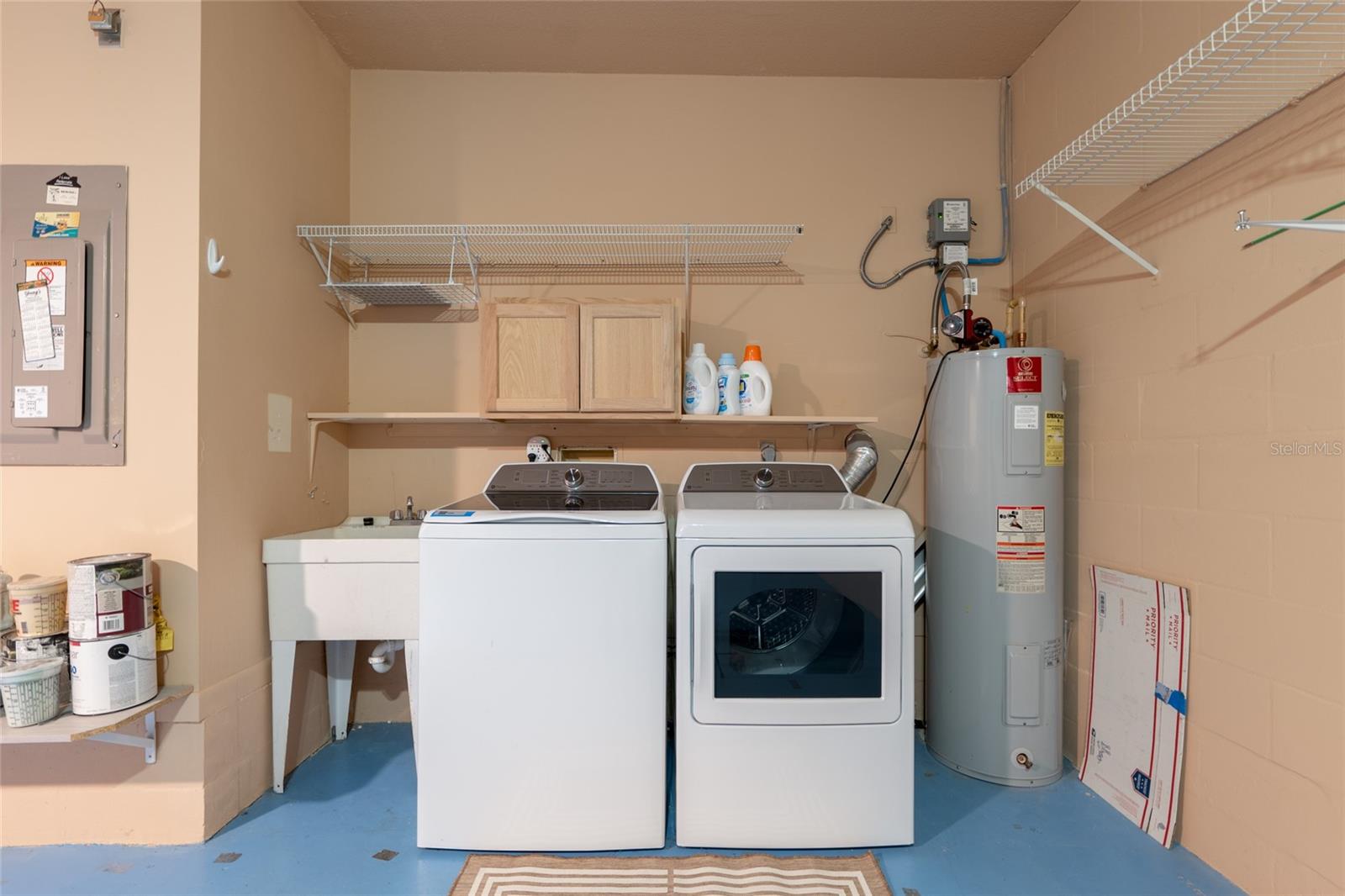 ON TOP OF THE WORLD - Residential