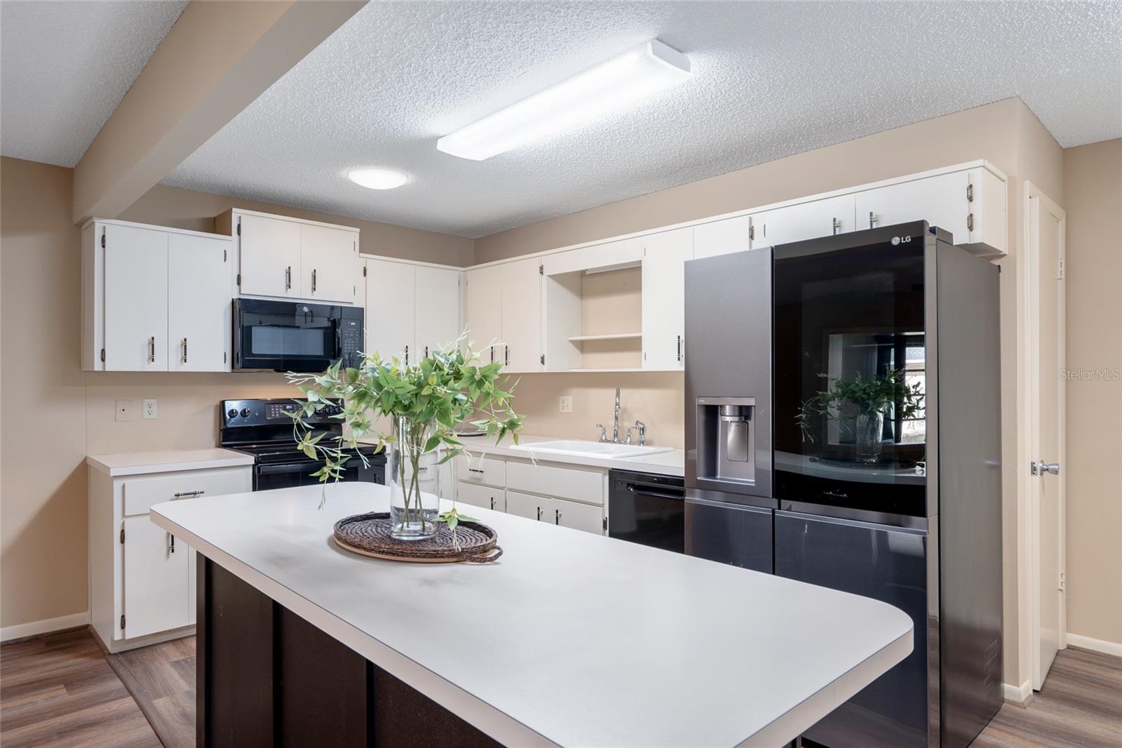 ON TOP OF THE WORLD - Residential