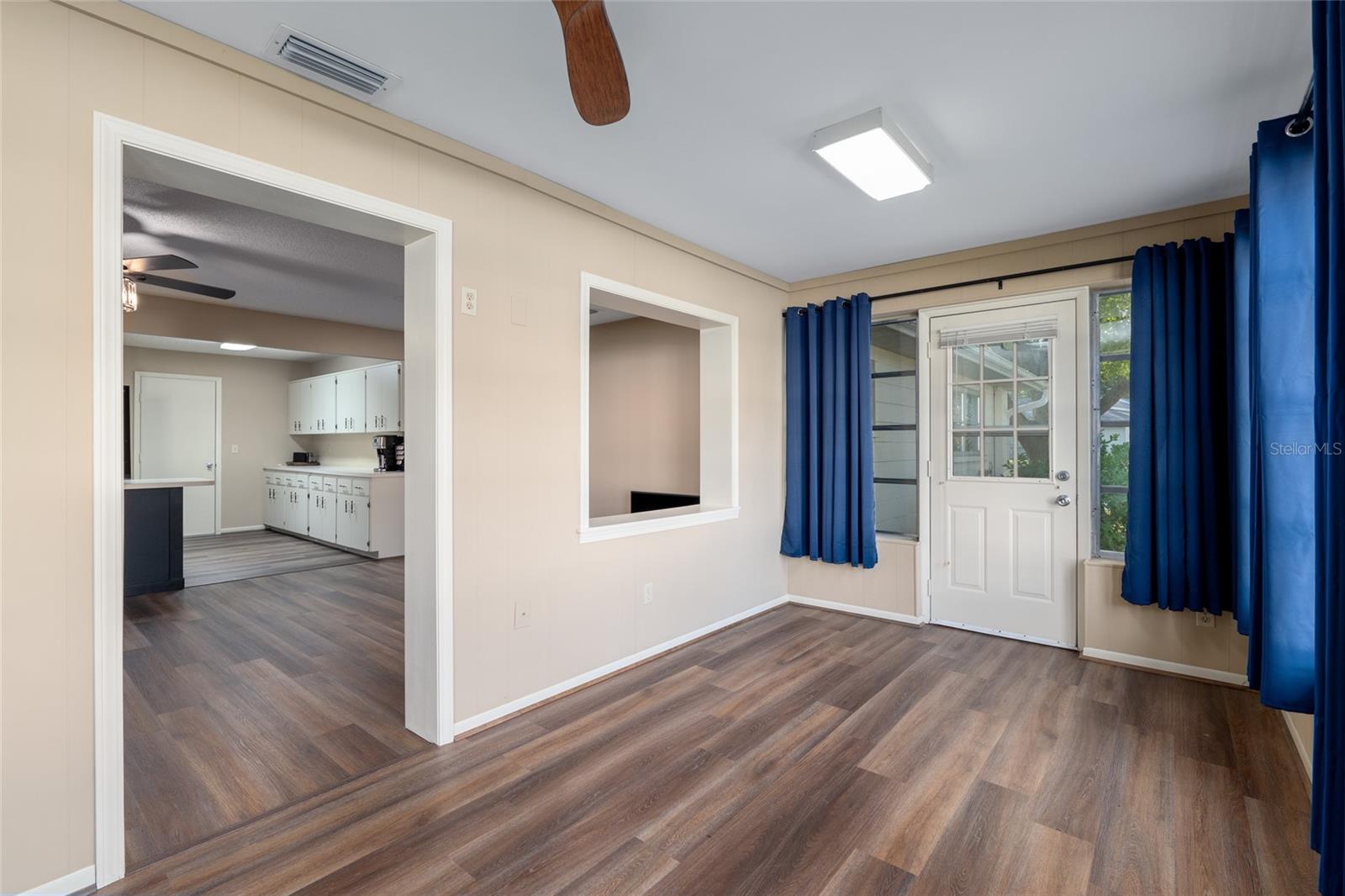 ON TOP OF THE WORLD - Residential