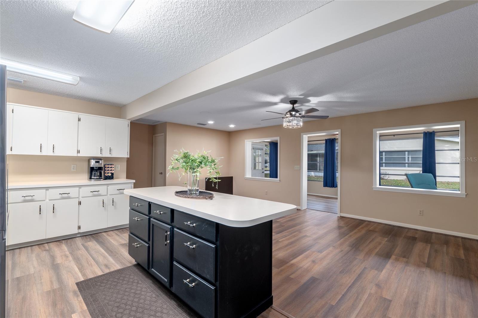 ON TOP OF THE WORLD - Residential