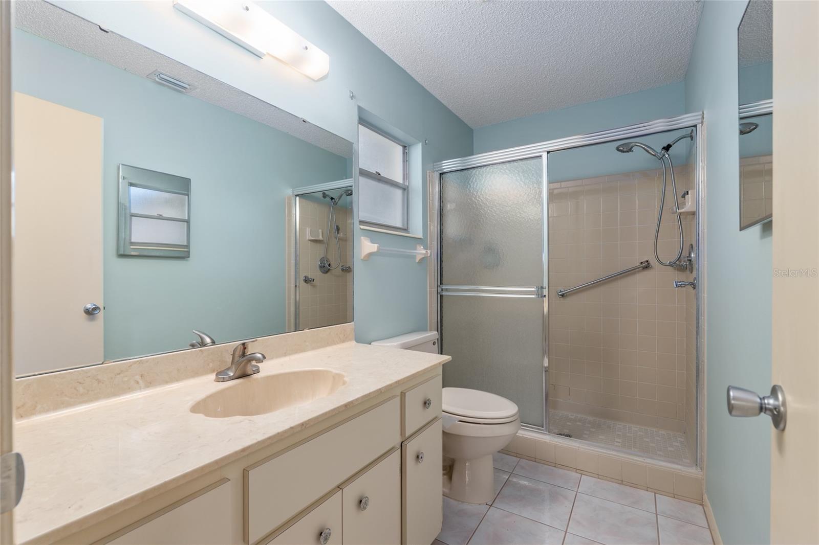 ON TOP OF THE WORLD - Residential