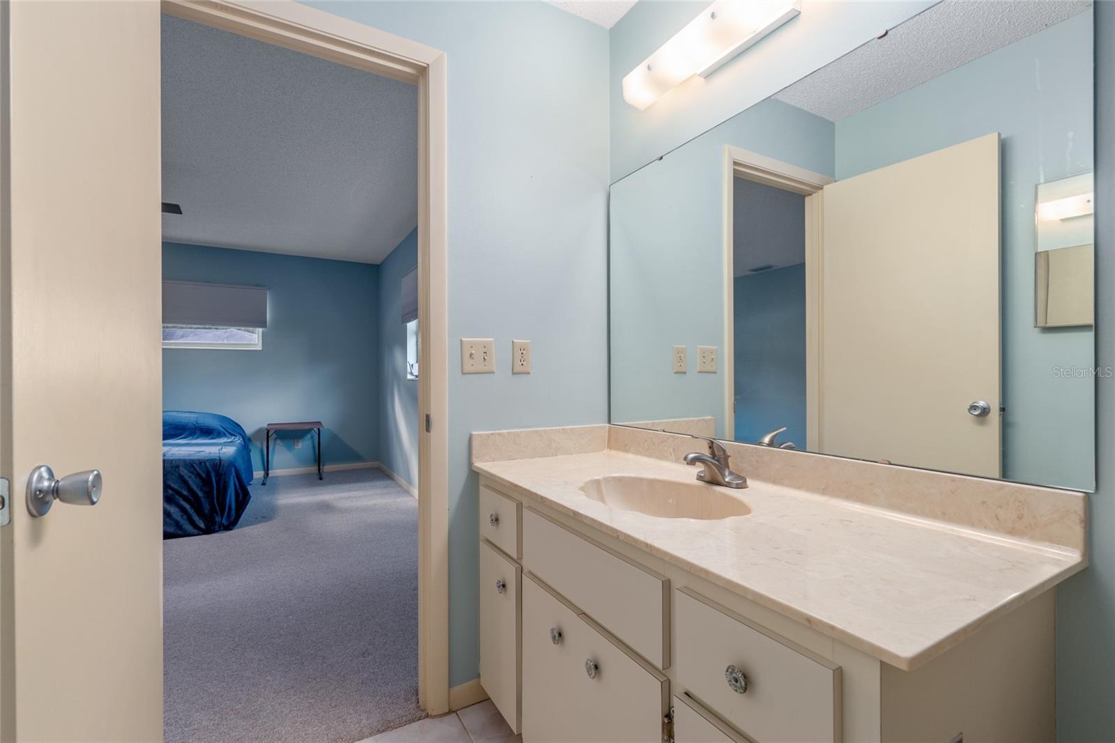 ON TOP OF THE WORLD - Residential