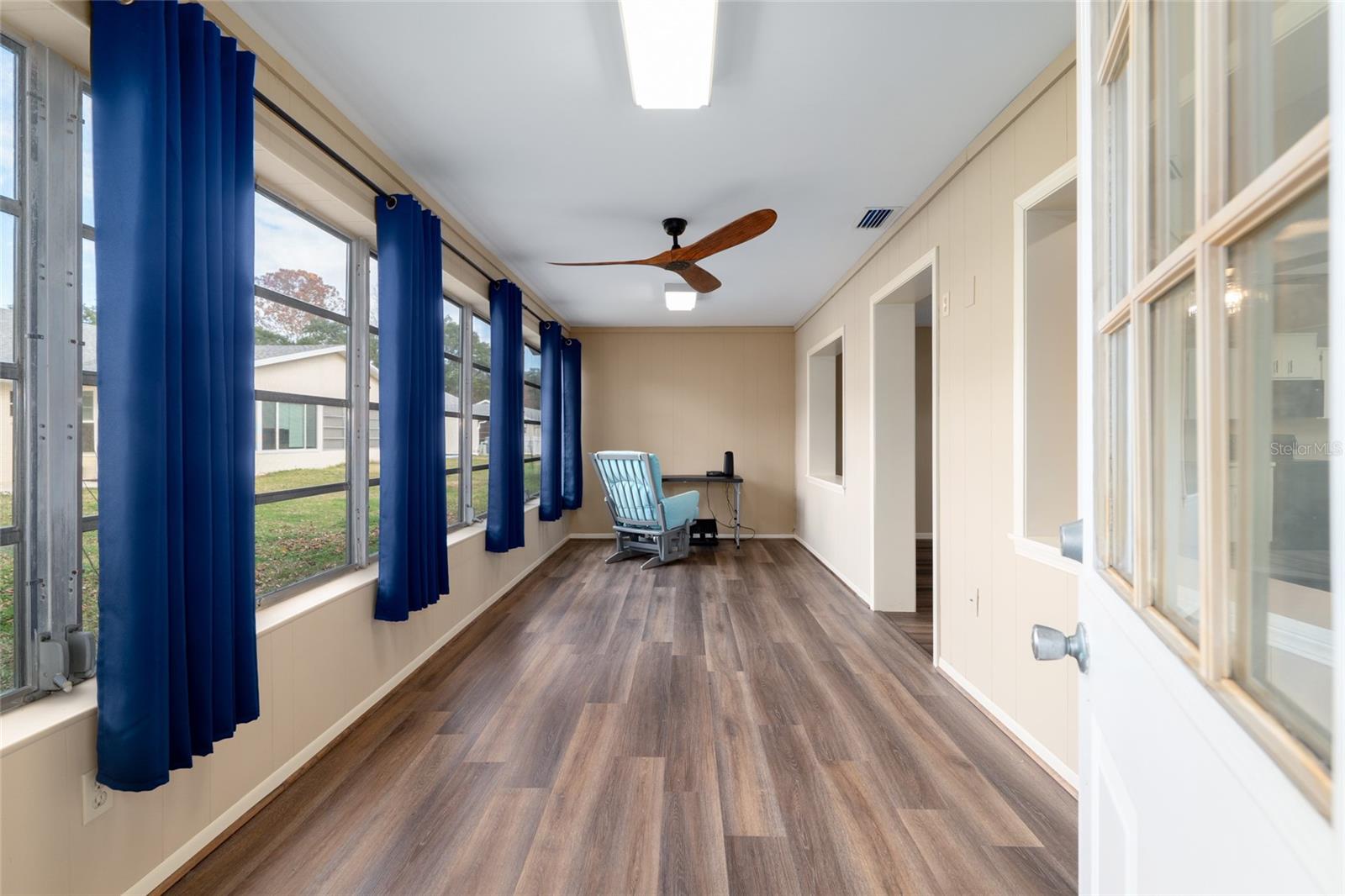 ON TOP OF THE WORLD - Residential