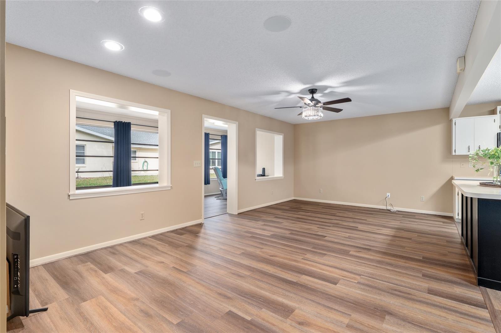 ON TOP OF THE WORLD - Residential