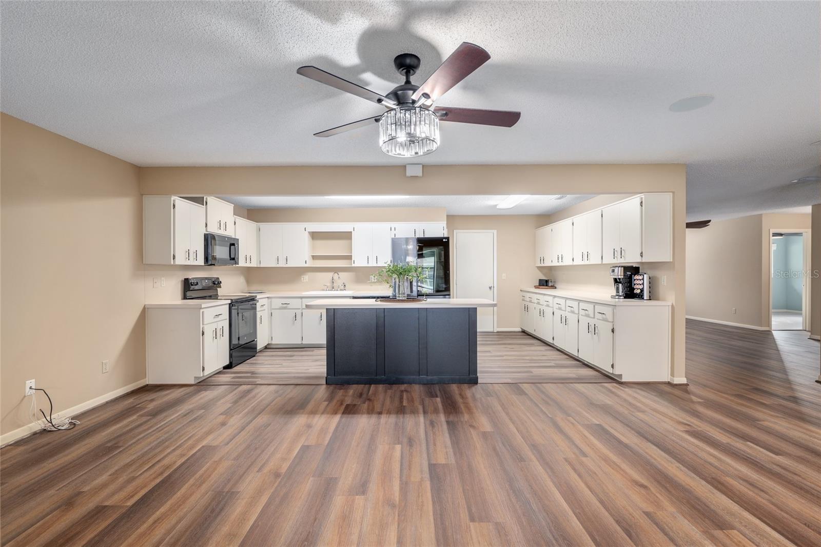 ON TOP OF THE WORLD - Residential