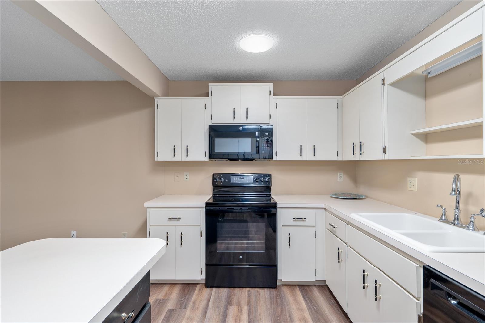 ON TOP OF THE WORLD - Residential