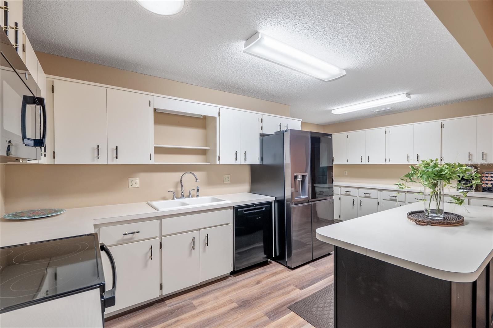 ON TOP OF THE WORLD - Residential