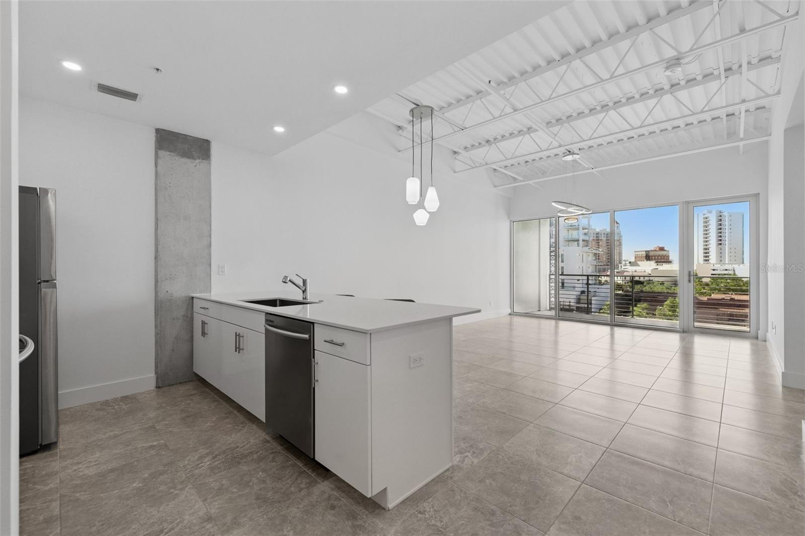 332 COCOANUT - Residential