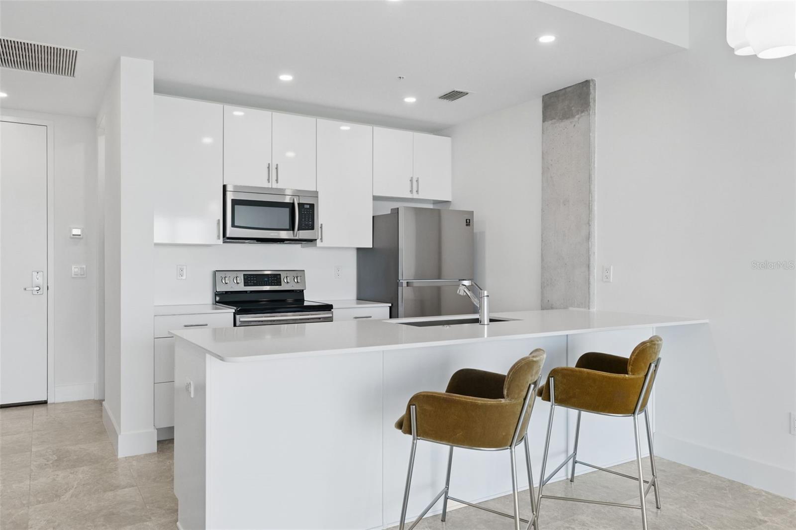 332 COCOANUT AVENUE 505