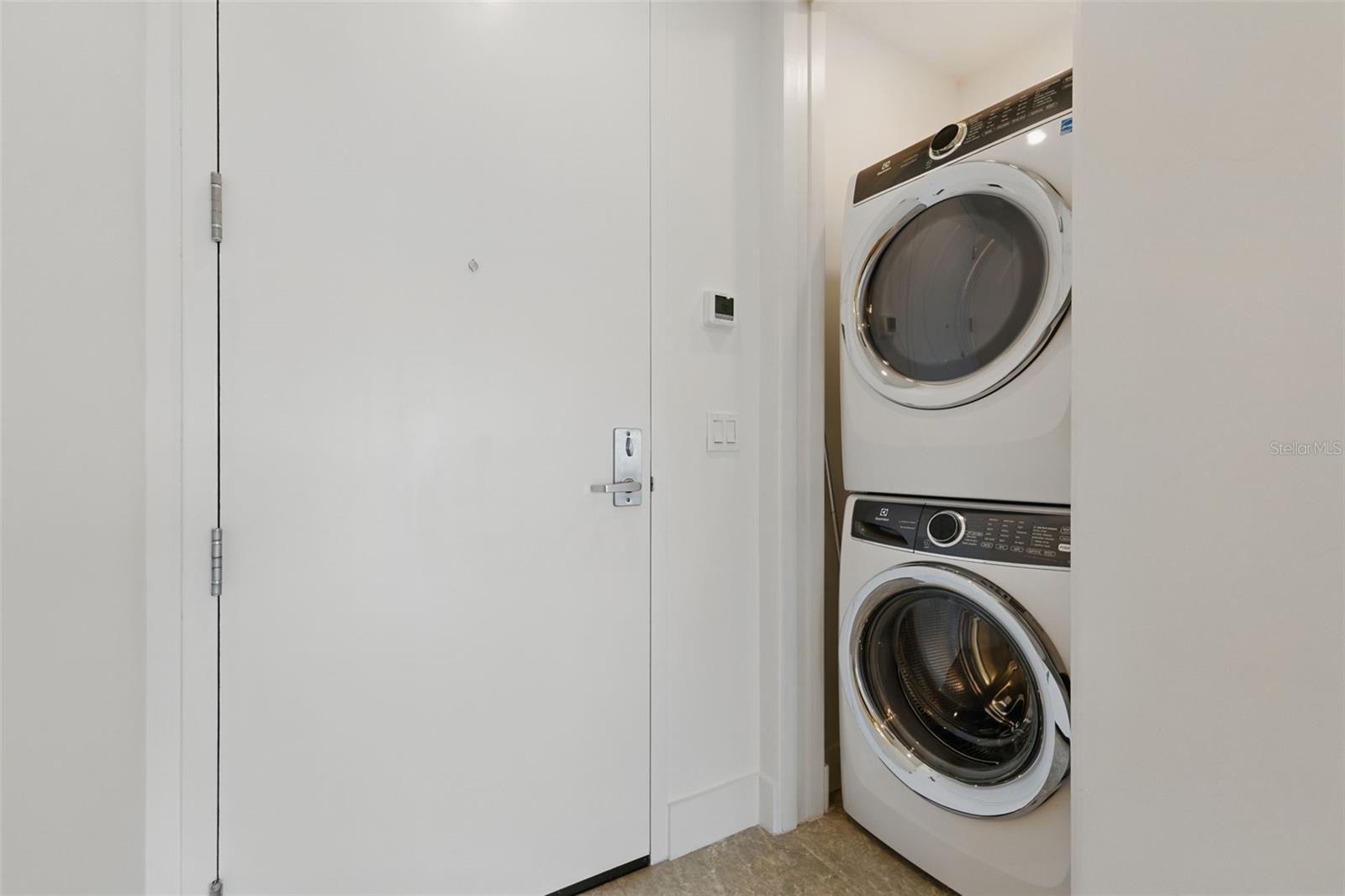 332 COCOANUT - Residential