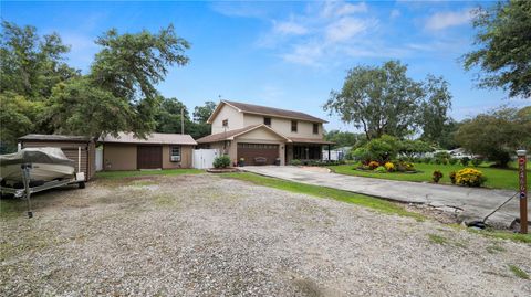 A home in LAKELAND