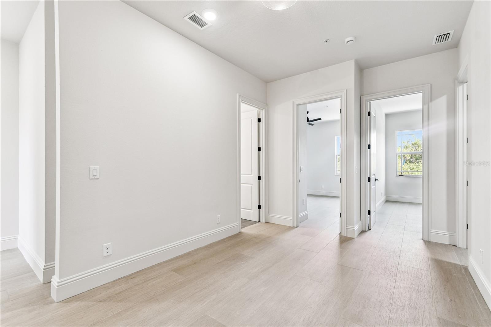 HIDDEN CREEK AT LAKEWOOD RANCH - Residential