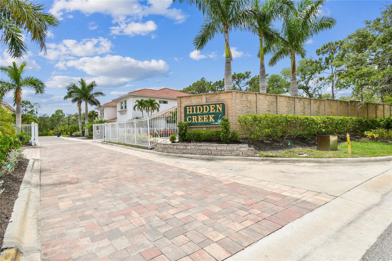 HIDDEN CREEK AT LAKEWOOD RANCH - Residential