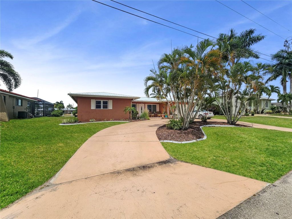 Photo of 270 Belaire Court, Punta Gorda, FL 33950 (MLS # C7528352)