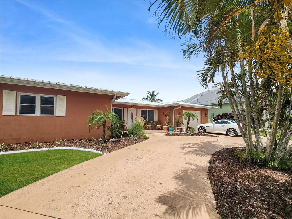 Photo of 270 Belaire Court, Punta Gorda, FL 33950 (MLS # C7528352)
